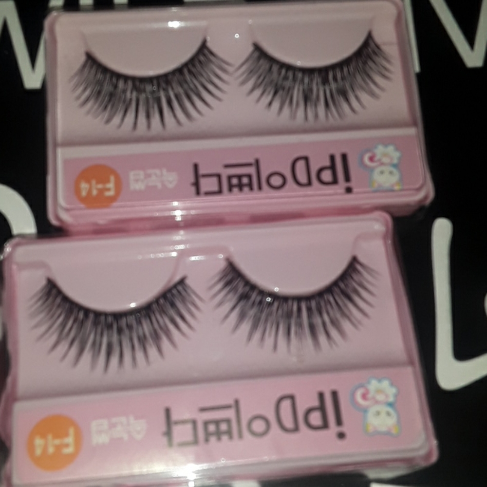 Lashes - Picture 2 of 3